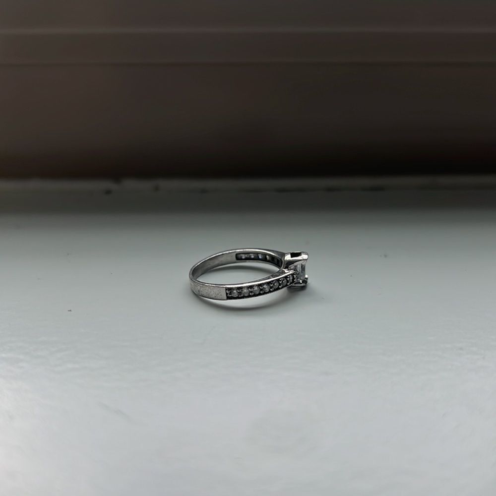 Beautiful Gem Ring - Picture 6 of 6